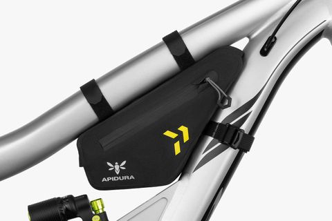 The Apidura Expedition Waist Belt Adds 1L of On-Body Storage 