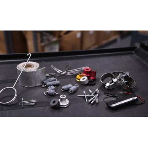 YO-030BG141800 CASE SAVER KIT BLACK ZX10R 2011