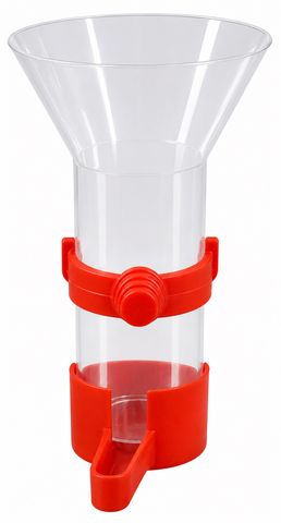 PLASTIC FEEDERS & DRINKERS