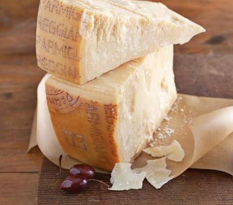 TRENTIN (8) 2.5KG RW PARMIGIANO REGGIANO