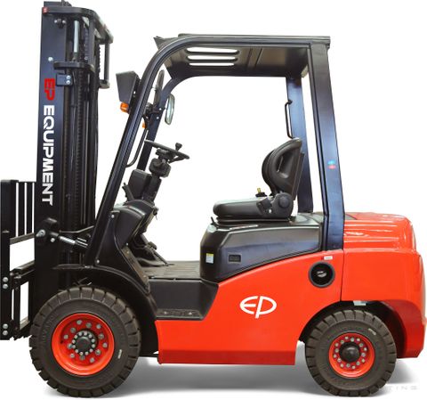 CPCD25T8-4800 // Diesel 2.5t yard forklift with Mitsubishi S4S engine and 4.8m triplex mast