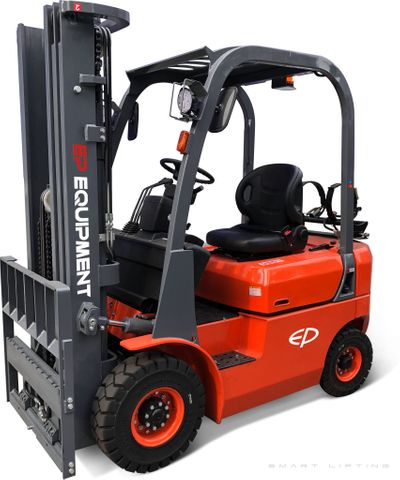 CPQD15T8-K21-4800 // 1.5t petrol/LPG yard forklift with Nissan K21 engine and 4.8m container mast