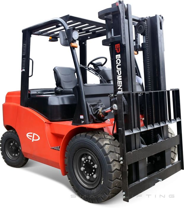 CPCD45T8-4700 // Diesel 4.5t yard forklift with Mitsubishi S6S engine and 4.7m triplex mast