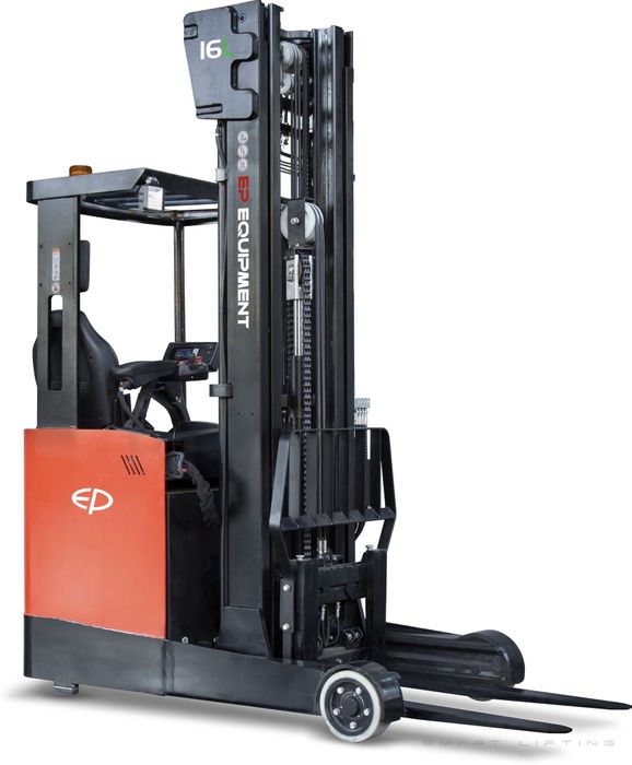 CQD16L-4000 // PRO 1.6t seated reach truck with 17.3kWh LFP battery and 4.0m triplex moving mast