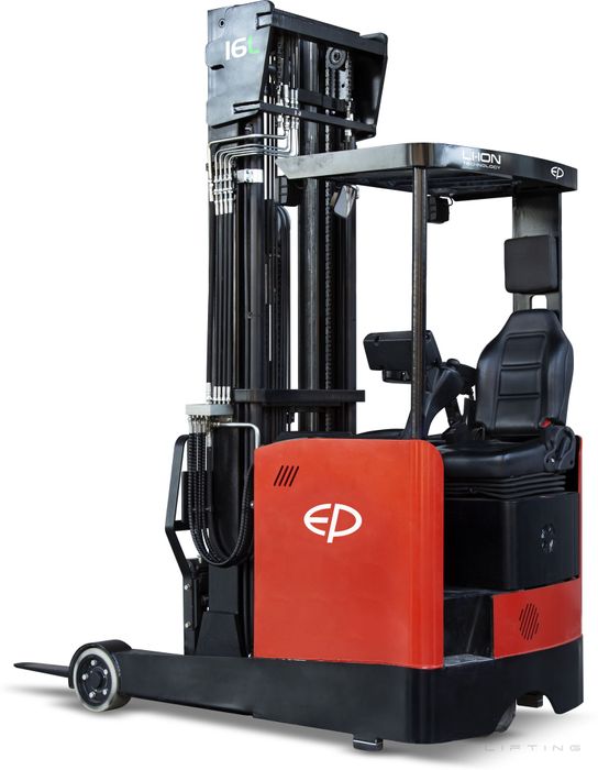 CQD16L-5500 // PRO 1.6t seated reach truck with 17.3kWh LFP battery and 5.5m triplex moving mast