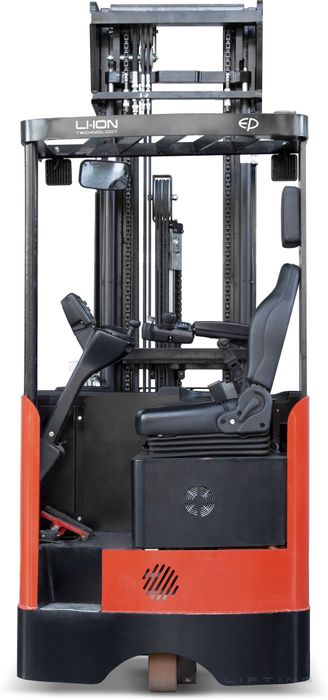 CQD16L-5500 // PRO 1.6t seated reach truck with 17.3kWh LFP battery and 5.5m triplex moving mast