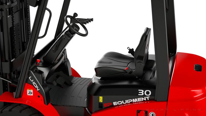 EFL303S-4500 // MID 3.0t yard forklift with 18.4kWh LFP battery and 4.5m triplex mast
