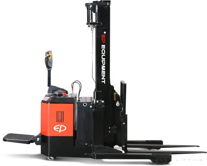 CQE15SL-6000 // PRO 1.5t pantograph reach stacker with 5.0kWh LFP battery and 6.0m triplex mast