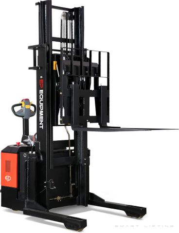 CQE15SL-6000 // PRO 1.5t pantograph reach stacker with 5.0kWh LFP battery and 6.0m triplex mast