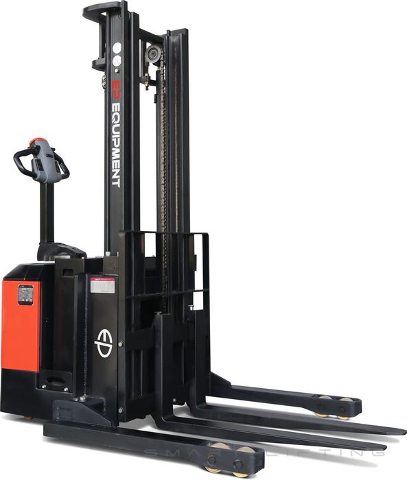 ES14-30WA-4500 // PRO 1.4t straddle stacker with 5.0kWh wet battery and 4.5m triplex mast