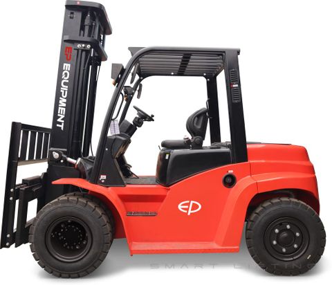 CPCD50T8-4500 // Diesel 5.0t yard forklift with Isuzu 6BG1 engine and 4.5m triplex mast