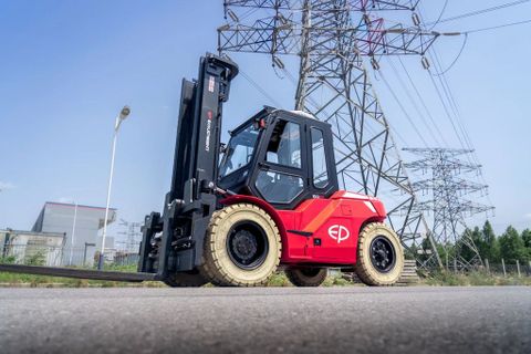 EFL803-HV6-4500 // 309V 8.0t yard forklift with PMSM motor, 94kWh LFP battery and 4.5m triplex mast