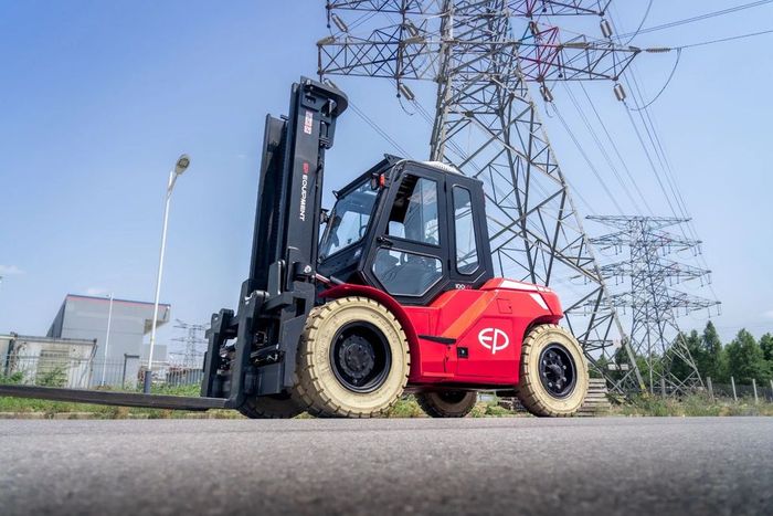 EFL803-HV - High-voltage 8-tonne yard forklift