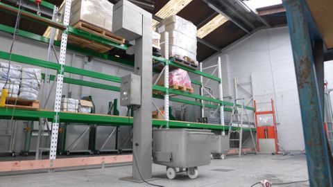 EO2500 // Eurover 1800-2500mm LH column lifter for DIN9797 Eurobins, 400V 3-ph mains