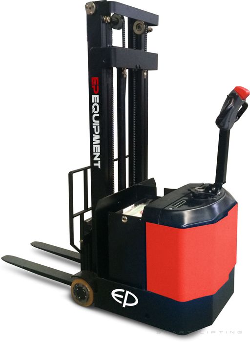 ES06-CA-3000 // PRO 0.6t counterbalance stacker with 4.0kWh wet battery and 3.0m duplex mast