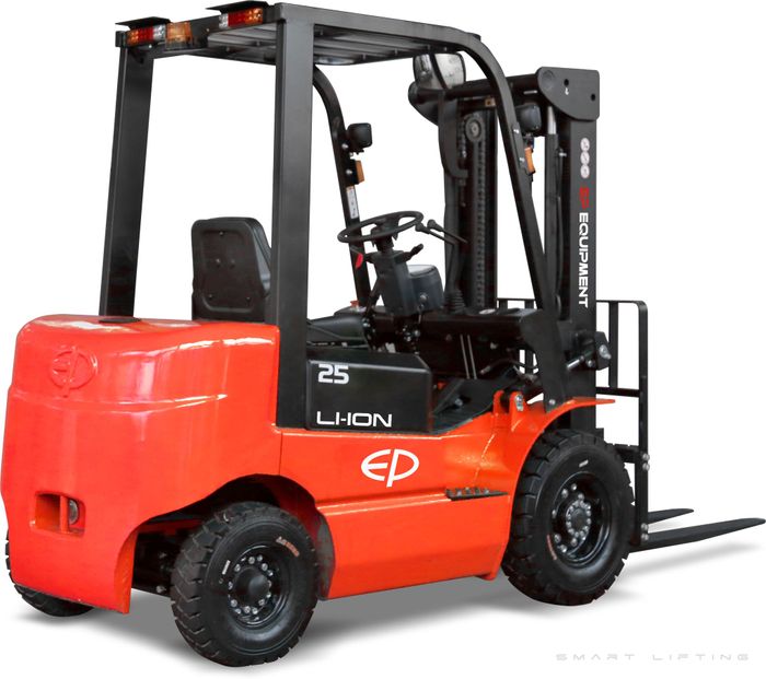EFL252-4800 // BASE 2.5t yard forklift with 16.4kWh LFP battery and 4.8m triplex container mast