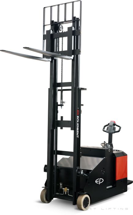 ES15-15CS-3200 // PRO 1.5t counterbalance stacker with 6.7kWh wet battery and 3.2m duplex mast