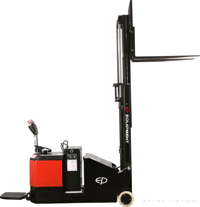 ES15-15CS-3600 // PRO 1.5t counterbalance stacker with 6.7kWh wet battery and 3.6m duplex mast
