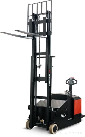 ES15-15CS-3600 // PRO 1.5t counterbalance stacker with 6.7kWh wet battery and 3.6m duplex mast