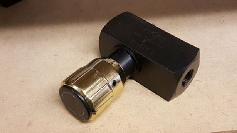 Flow control valve, 1/4" BSP, 1-way with adjusting knob on side