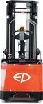 CQE15R-4000 // PRO 1.5t moving-mast reach stacker with 6.7kWh wet battery and 4.0m triplex mast