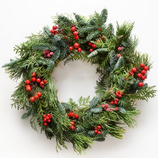 Luncheon - Merry Berry Wreath