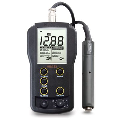Conductivity meter handheld with ATC