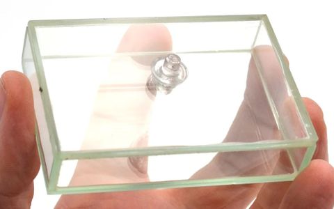 Prism glass hollow w/stopper 75x50x17mm