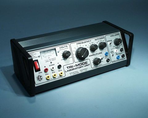 Signal generator 'Tri-Mode' P/S 240V