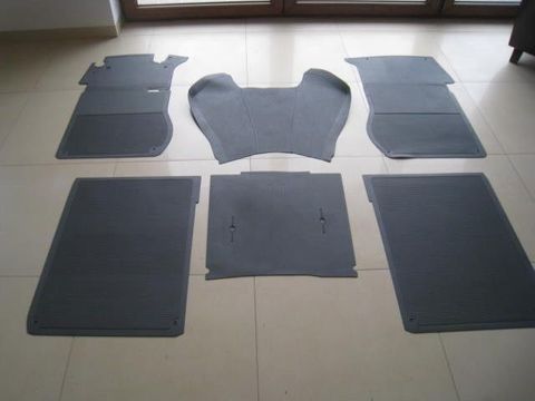 FLOOR RUBBER MAT SET W111 REPO