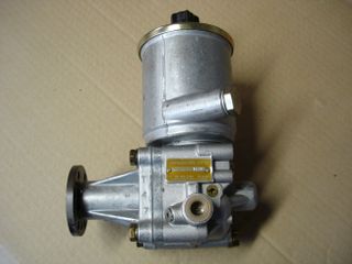 POWER STEER PUMP W124 M103 USED