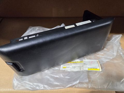 CONSOLE SURROUND USED