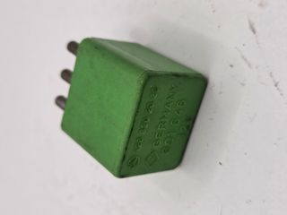 RELAY HDLAMP WIPER   USED