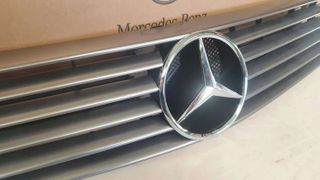 GRILLE ASSEMBLY R129 SL SILVER MB