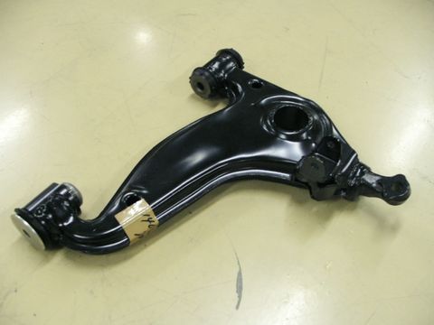 RH LOWER SUSPENSION ARM W140 FEBI