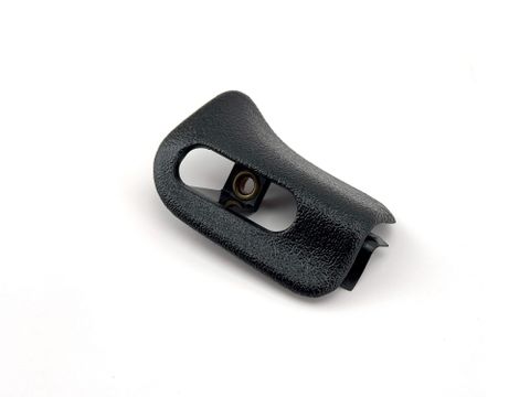 SUNVISOR HINGE COVER RH BLACK REPRO