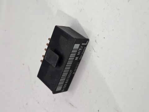 LH SEAT LOCK RELAY   USED