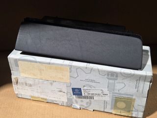 DASH GLOVE COMPARTMENT W140 9A83