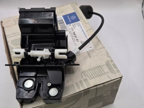 BOOT LOCK CATCH