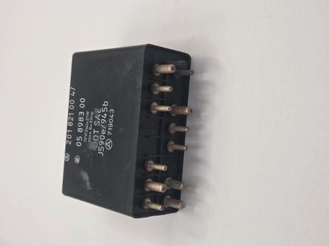 LAMP WIPER RELAY W124 W201 USED