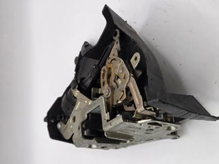 RR DOOR LOCK W202  USED