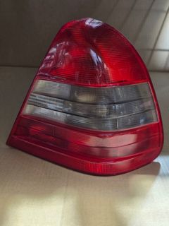 RH TAILAMP W202 USED