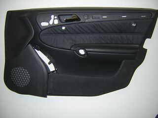 RF DOOR TRIM W203  BLACK MB