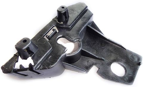 RH PANEL BRKT