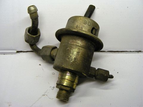 FUEL REGULATOR M102 M103 USED