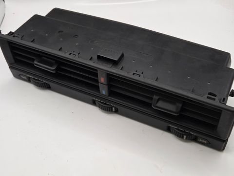 CENTRE AIR VENT R129   USED