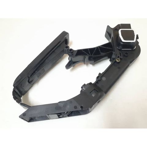 ACCELERATOR PEDAL W211 USED