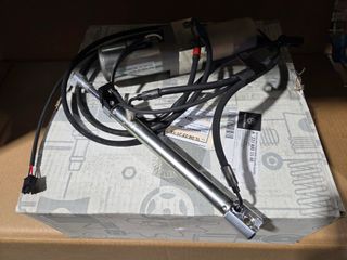 BOOT LOCK HYDRAULIC PUMP W221