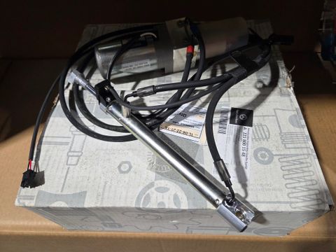 BOOT LOCK HYDRAULIC PUMP W221