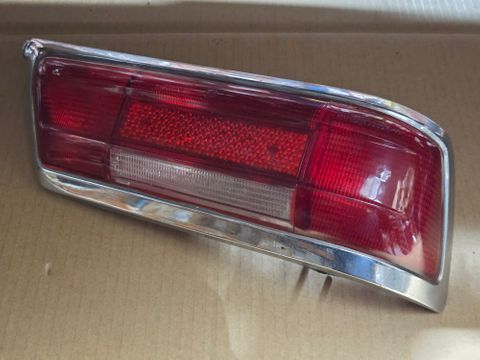 RH TAILAMP LENS R113 230SL RED USED